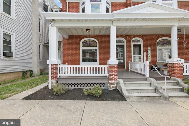 424 WALNUT ST, Denver, PA 17517