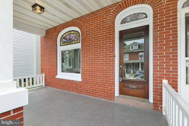 424 WALNUT ST, Denver, PA 17517