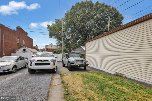 424 WALNUT ST, Denver, PA 17517