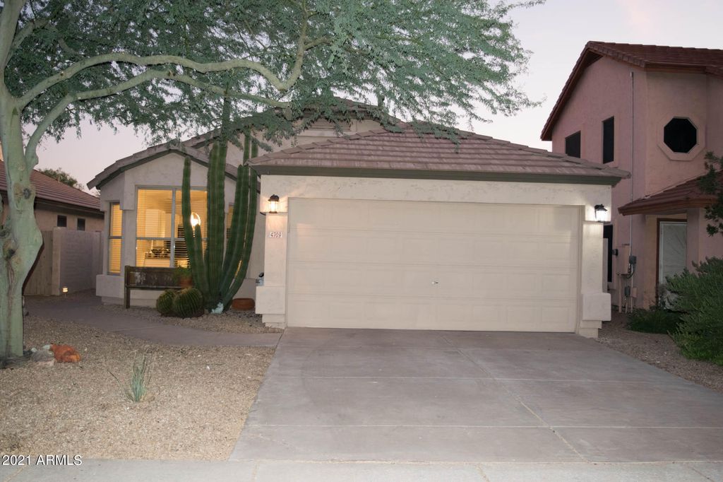 4709 E Abraham Lane, Phoenix, AZ 85050
