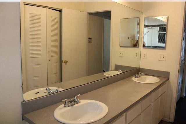 11111 BLOOMINGTON DRIVE, Tampa, FL 33635