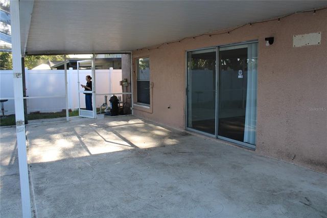 11111 BLOOMINGTON DRIVE, Tampa, FL 33635