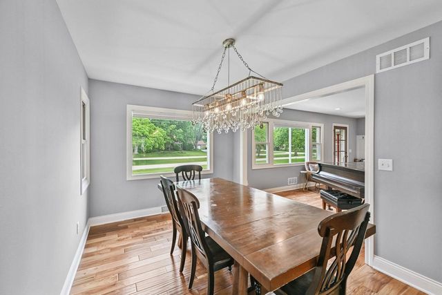 12515 Elmhurst PARKWAY, Elm Grove, WI 53122