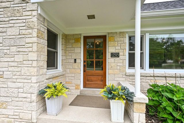 12515 Elmhurst PARKWAY, Elm Grove, WI 53122