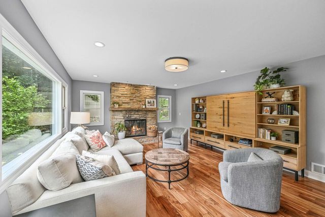12515 Elmhurst PARKWAY, Elm Grove, WI 53122