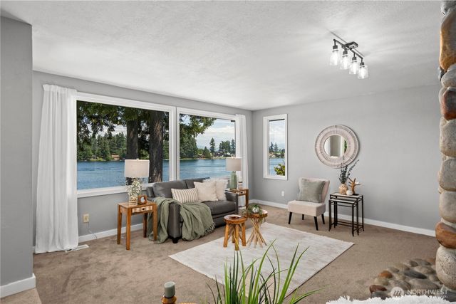 2505 211th Avenue E, Lake Tapps, WA 98391