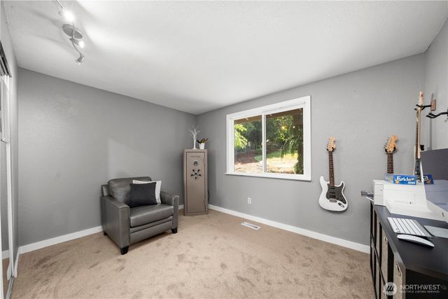 2505 211th Avenue E, Lake Tapps, WA 98391