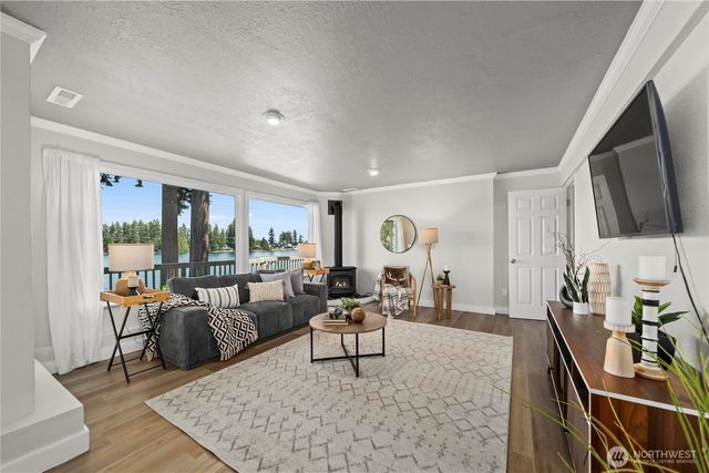 2505 211th Avenue E, Lake Tapps, WA 98391