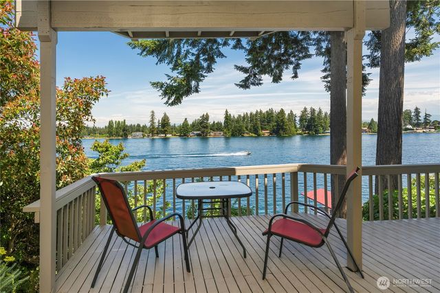2505 211th Avenue E, Lake Tapps, WA 98391