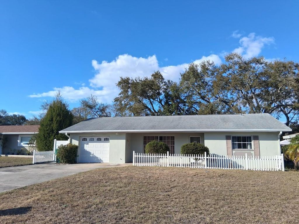 10939 103RD AVENUE, Seminole, FL 33778