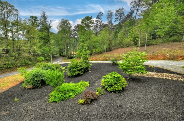 293 James Drive, Ellijay, GA 30540