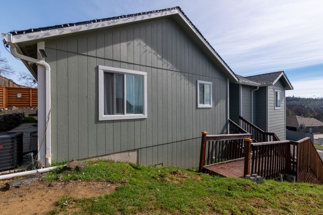 21 Cerulean Terrace, Eagle Point, OR 97524