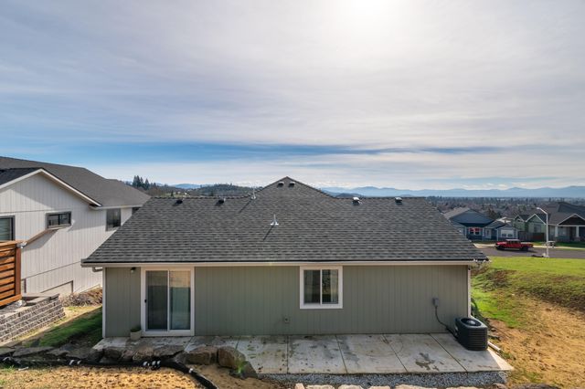 21 Cerulean Terrace, Eagle Point, OR 97524