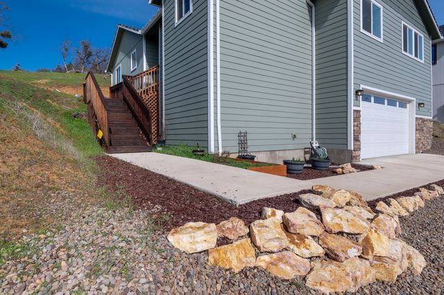 21 Cerulean Terrace, Eagle Point, OR 97524
