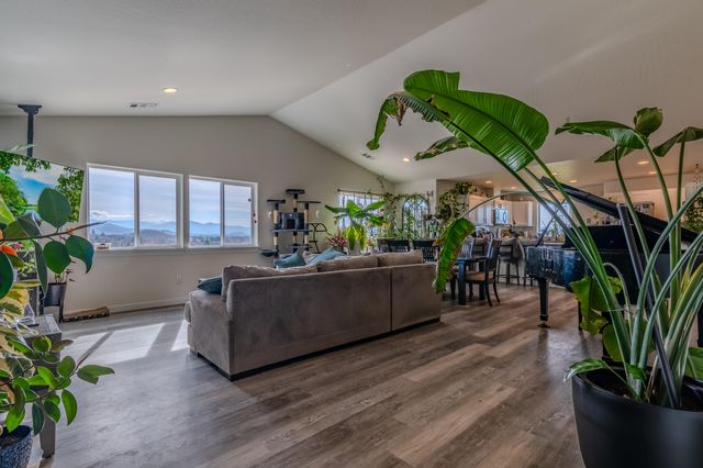 21 Cerulean Terrace, Eagle Point, OR 97524