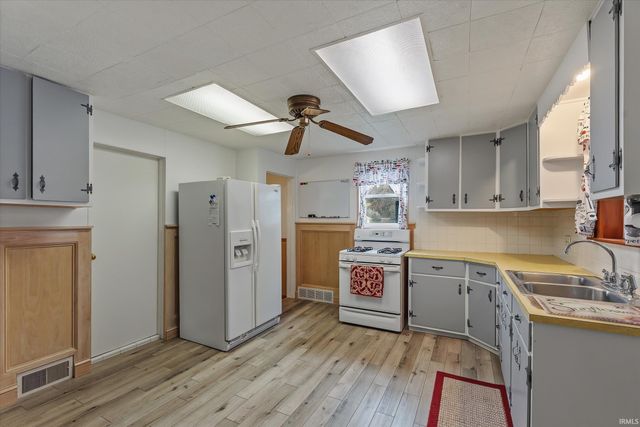 538 W 3rd Street, Mishawaka, IN 46544