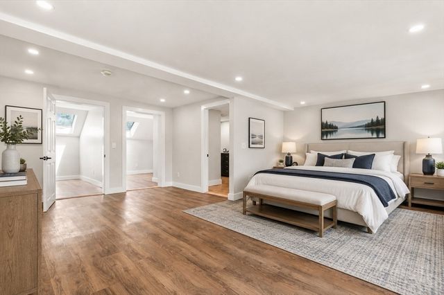 86 Lakeview Ave, Taunton, MA 02780