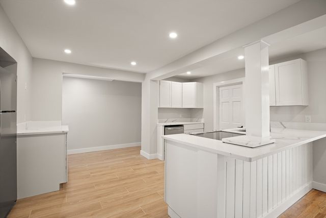 86 Lakeview Ave, Taunton, MA 02780