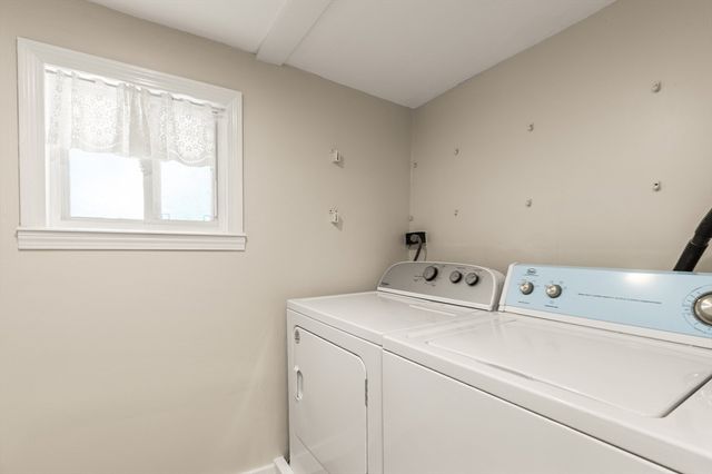 86 Lakeview Ave, Taunton, MA 02780