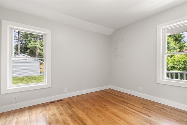 86 Lakeview Ave, Taunton, MA 02780