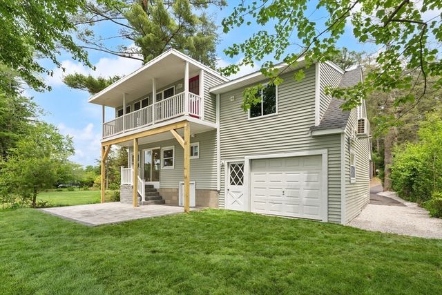 86 Lakeview Ave, Taunton, MA 02780
