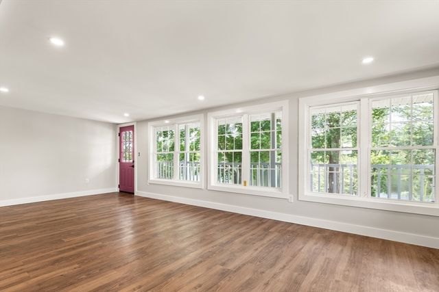 86 Lakeview Ave, Taunton, MA 02780