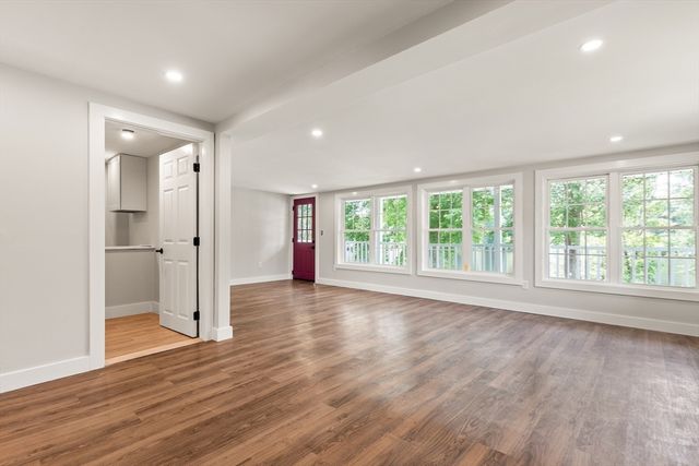 86 Lakeview Ave, Taunton, MA 02780