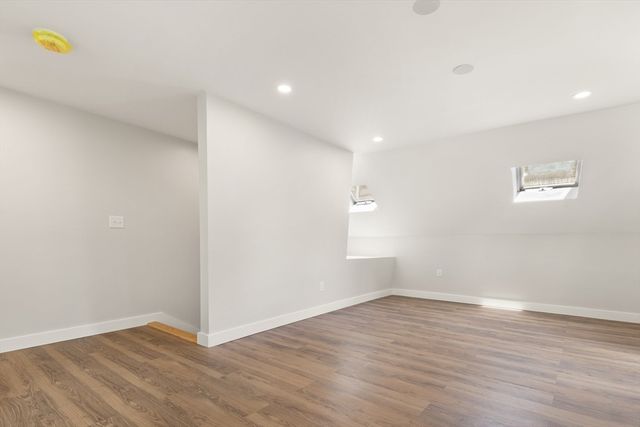 86 Lakeview Ave, Taunton, MA 02780