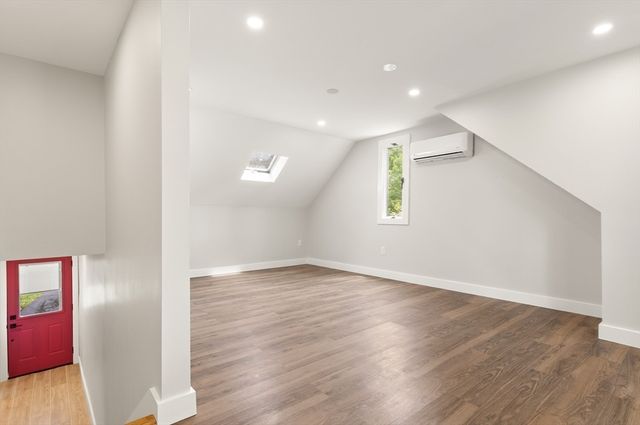86 Lakeview Ave, Taunton, MA 02780