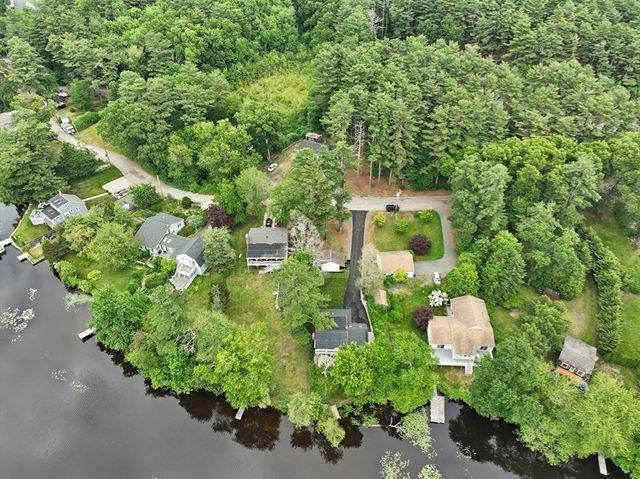 86 Lakeview Ave, Taunton, MA 02780
