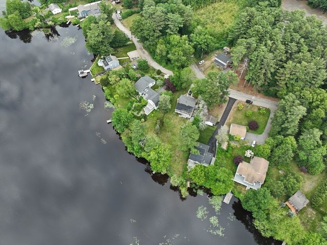 86 Lakeview Ave, Taunton, MA 02780