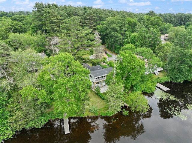 86 Lakeview Ave, Taunton, MA 02780