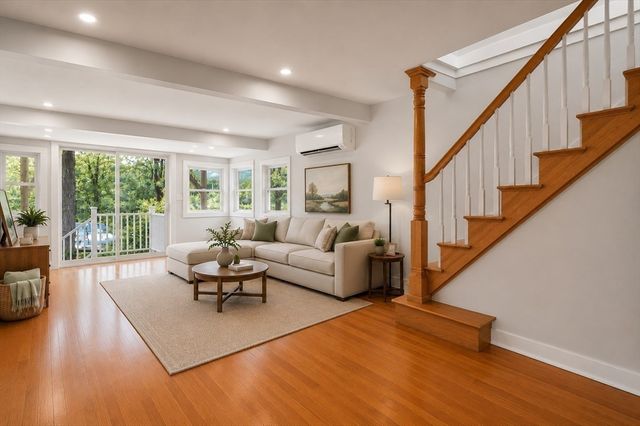 86 Lakeview Ave, Taunton, MA 02780