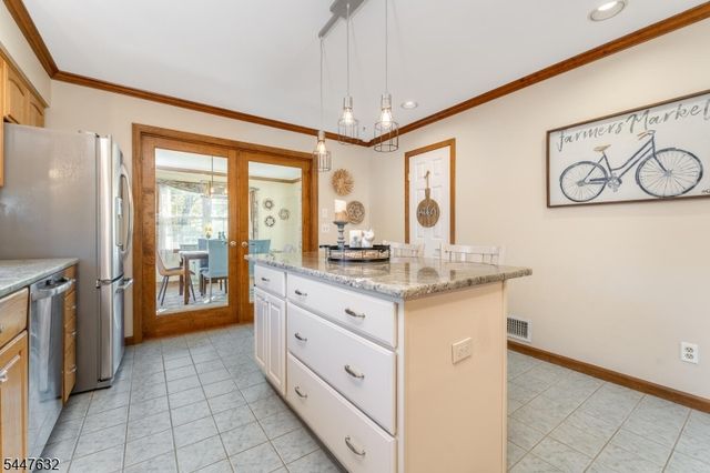 36 Mackenzie Rd, Hampton Boro, NJ 08827