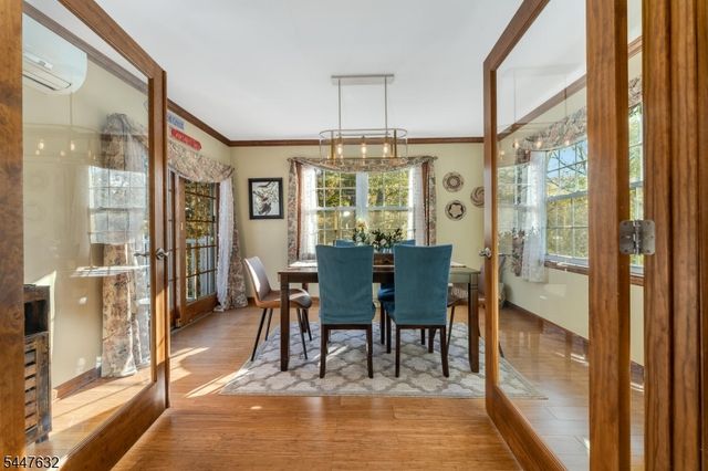 36 Mackenzie Rd, Hampton Boro, NJ 08827