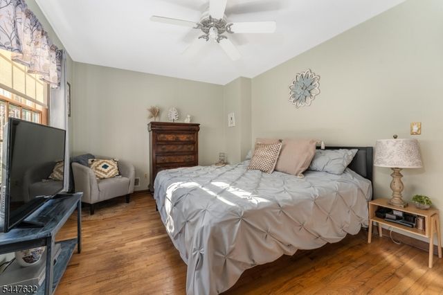36 Mackenzie Rd, Hampton Boro, NJ 08827