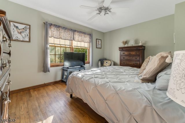 36 Mackenzie Rd, Hampton Boro, NJ 08827