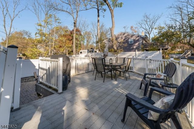 36 Mackenzie Rd, Hampton Boro, NJ 08827