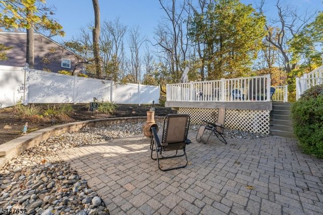 36 Mackenzie Rd, Hampton Boro, NJ 08827