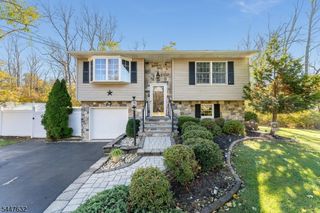 36 Mackenzie Rd, Hampton Boro, NJ 08827