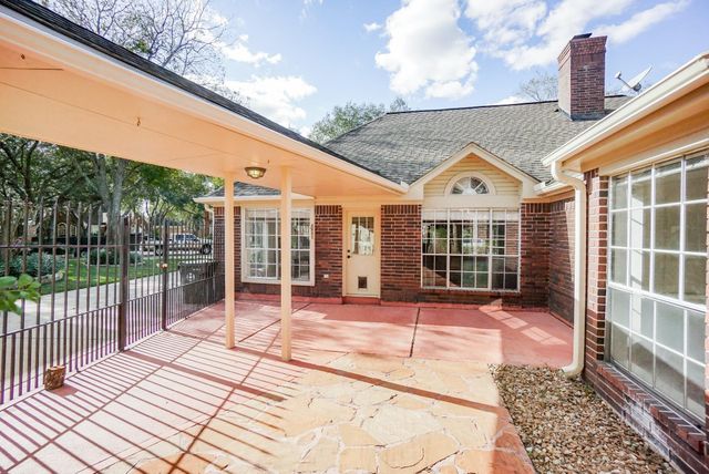 4923 Canterbury Lane, Sugar Land, TX 77479