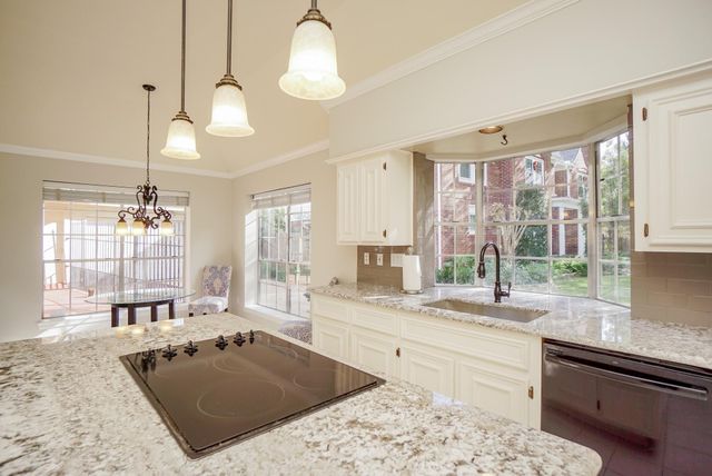 4923 Canterbury Lane, Sugar Land, TX 77479