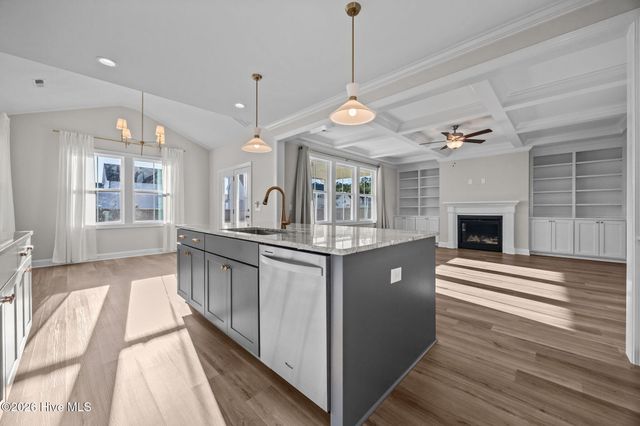 604 Larkspur Lane, Hubert, NC 28539