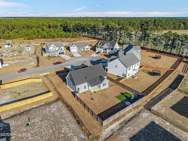 604 Larkspur Lane, Hubert, NC 28539