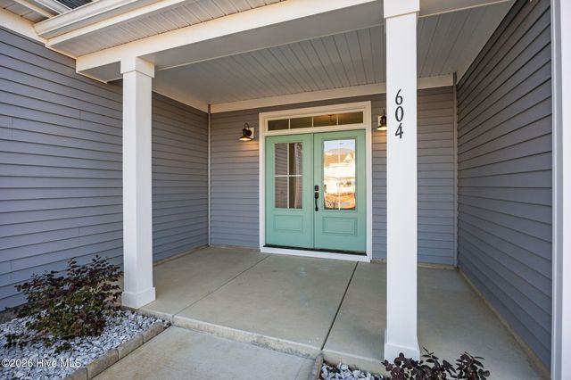 604 Larkspur Lane, Hubert, NC 28539