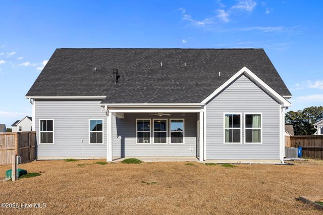 604 Larkspur Lane, Hubert, NC 28539