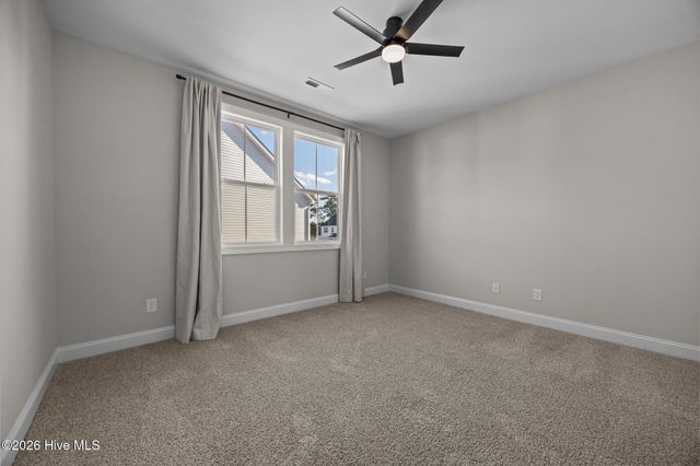 604 Larkspur Lane, Hubert, NC 28539