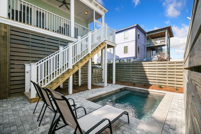 108 E Hudson Avenue, Folly Beach, SC 29439