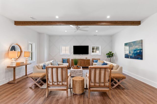 108 E Hudson Avenue, Folly Beach, SC 29439