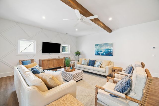 108 E Hudson Avenue, Folly Beach, SC 29439